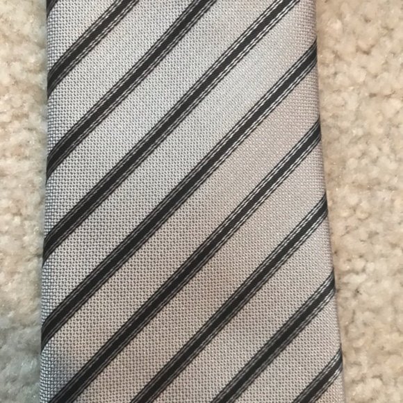 100% Silk Tie Bundle - Picture 5 of 14